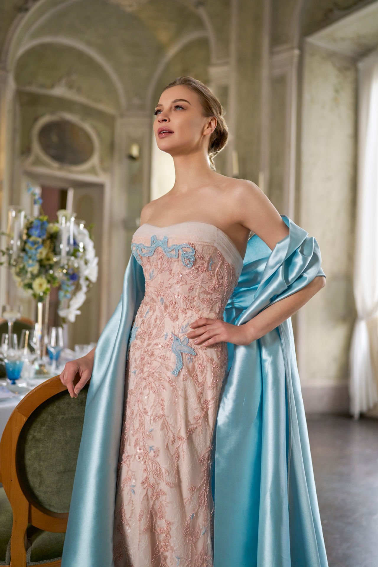 Straplez, İşlemeli Dantelli, Saten Portatif Kollu Dar Kesim Abiye Modeli