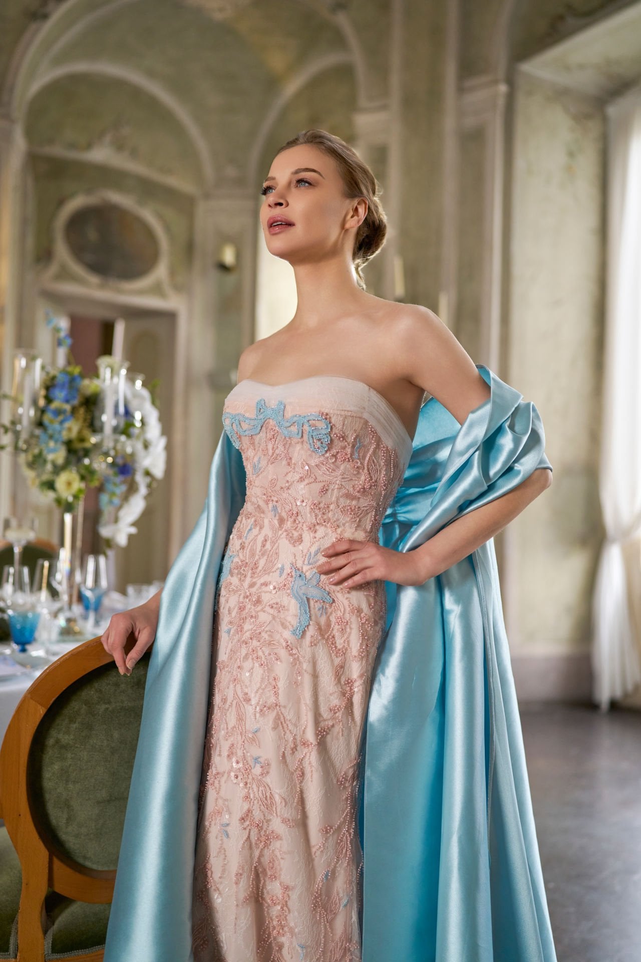 Straplez, İşlemeli Dantelli, Saten Portatif Kollu Dar Kesim Abiye Modeli