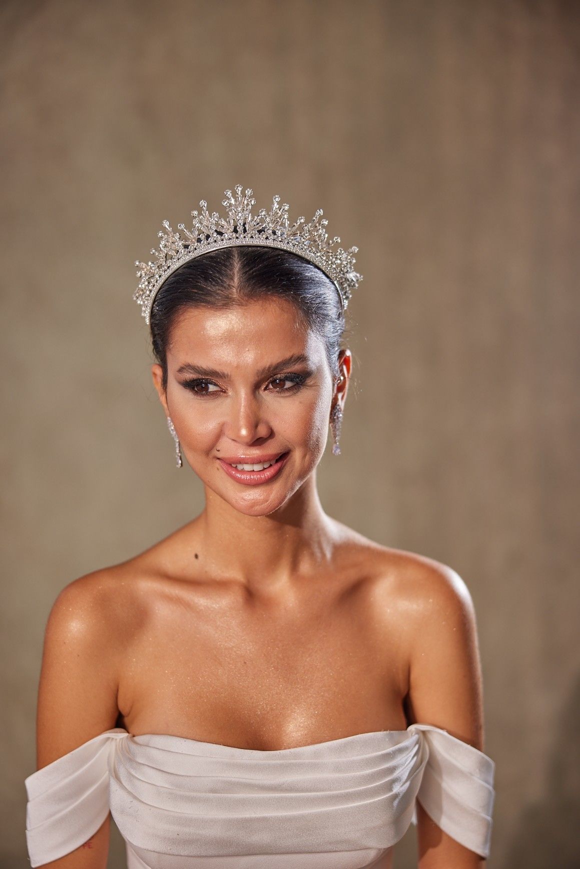 KT577 تاج العروس