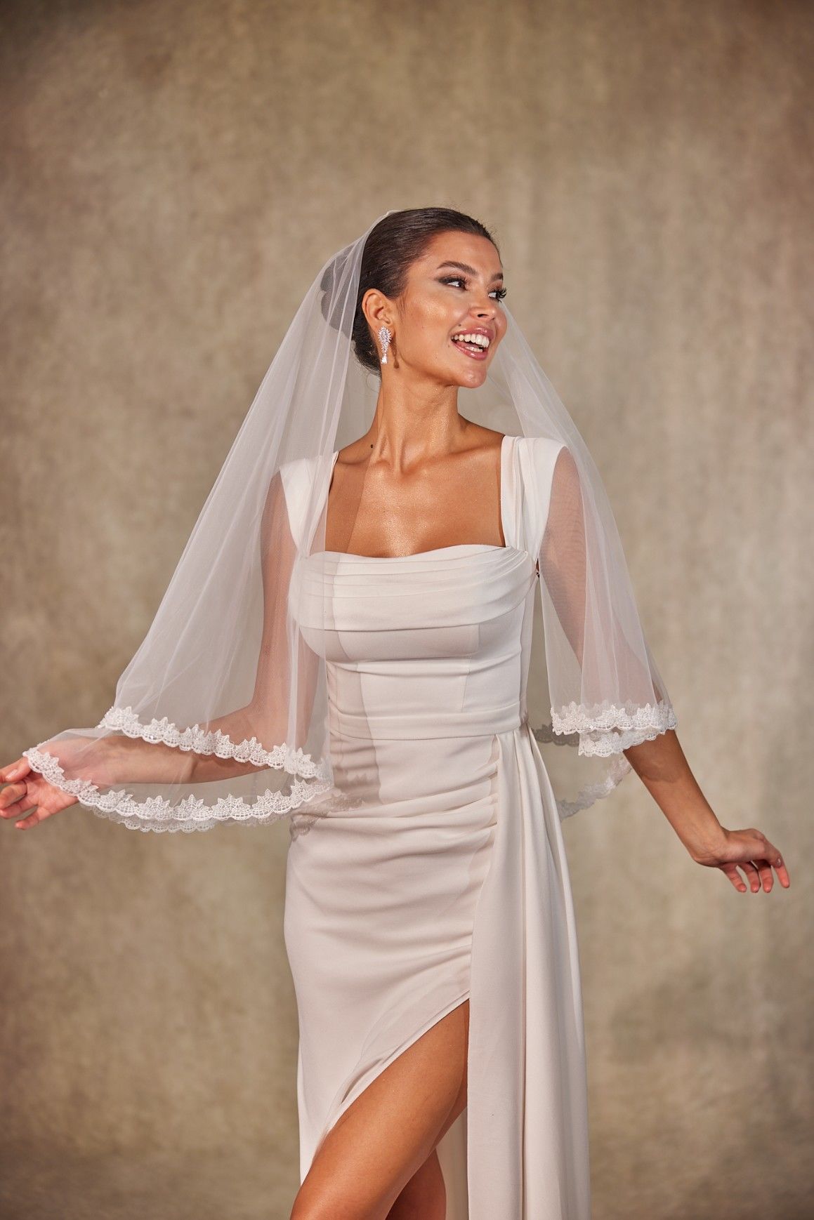 D252 FOLDED LACE WEDDING VEIL