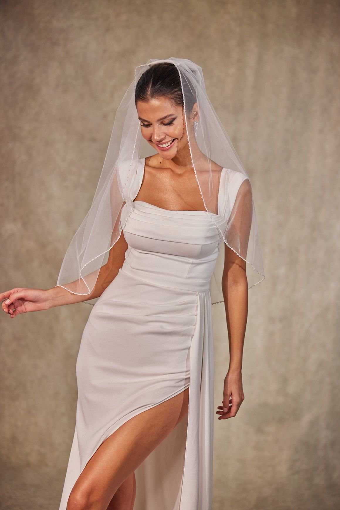 D259 SHORT BRIDAL VEIL