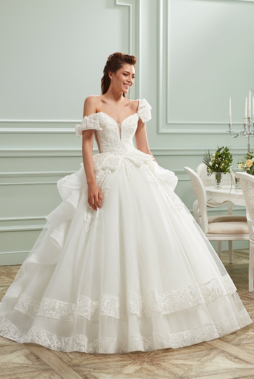 2015 Ball Gown Sweetheart Beading Satin Bow Sash Tulle Wedding Dress With  Shawl
