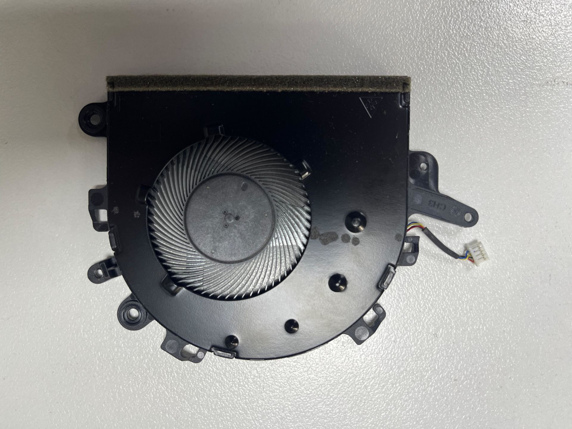 Lenovo IdeaPad 3 15IIL05 Cpu Fan