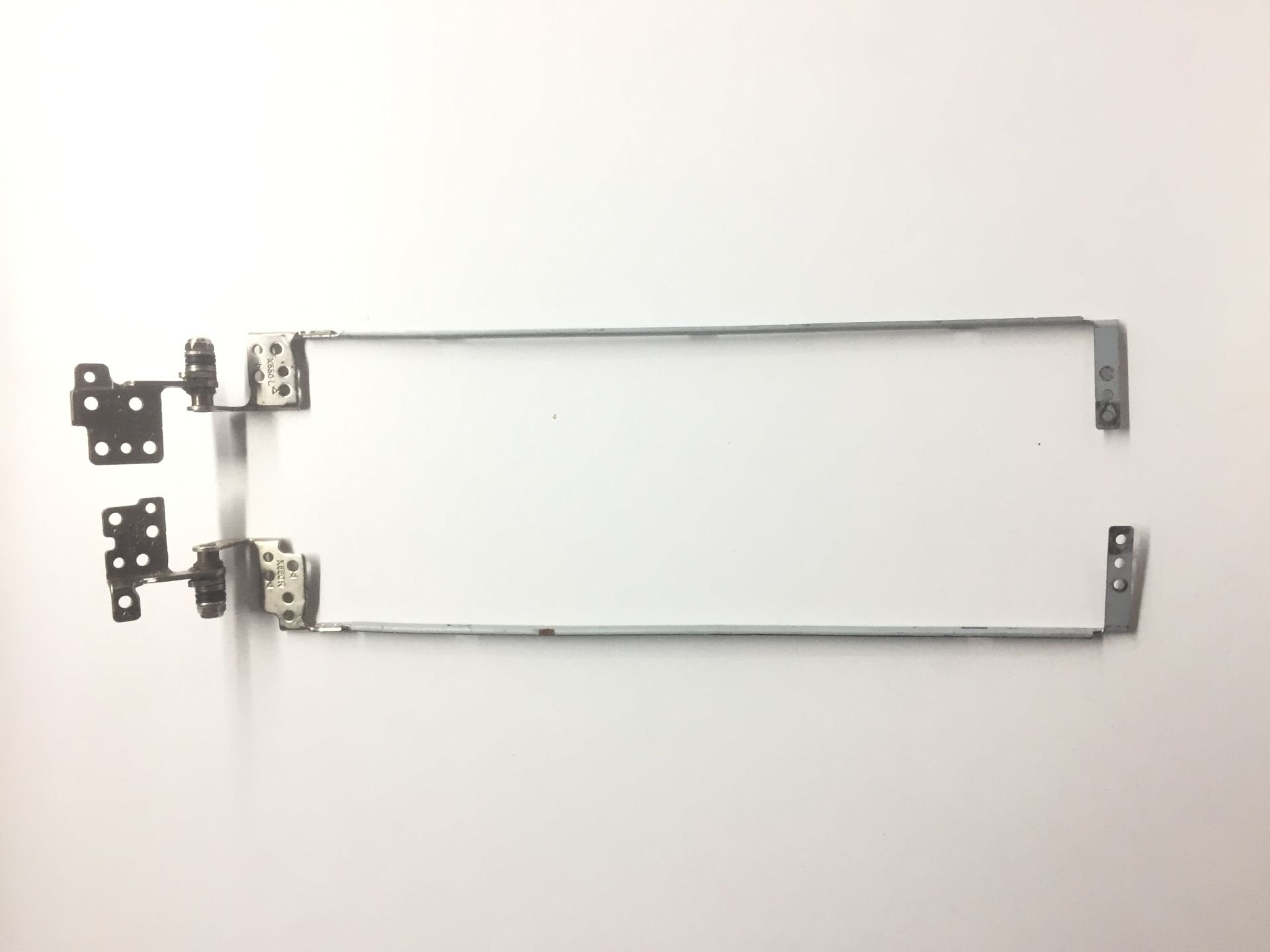 Asus X555C Menteşe
