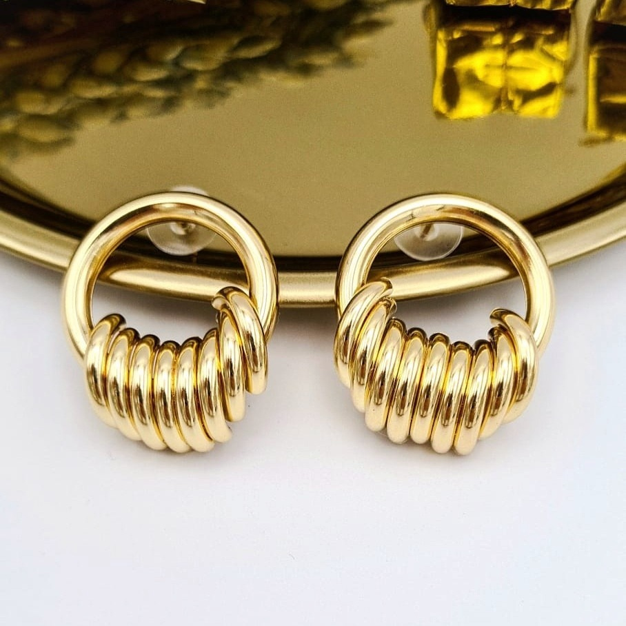 Halka Detaylı Gold Küpe