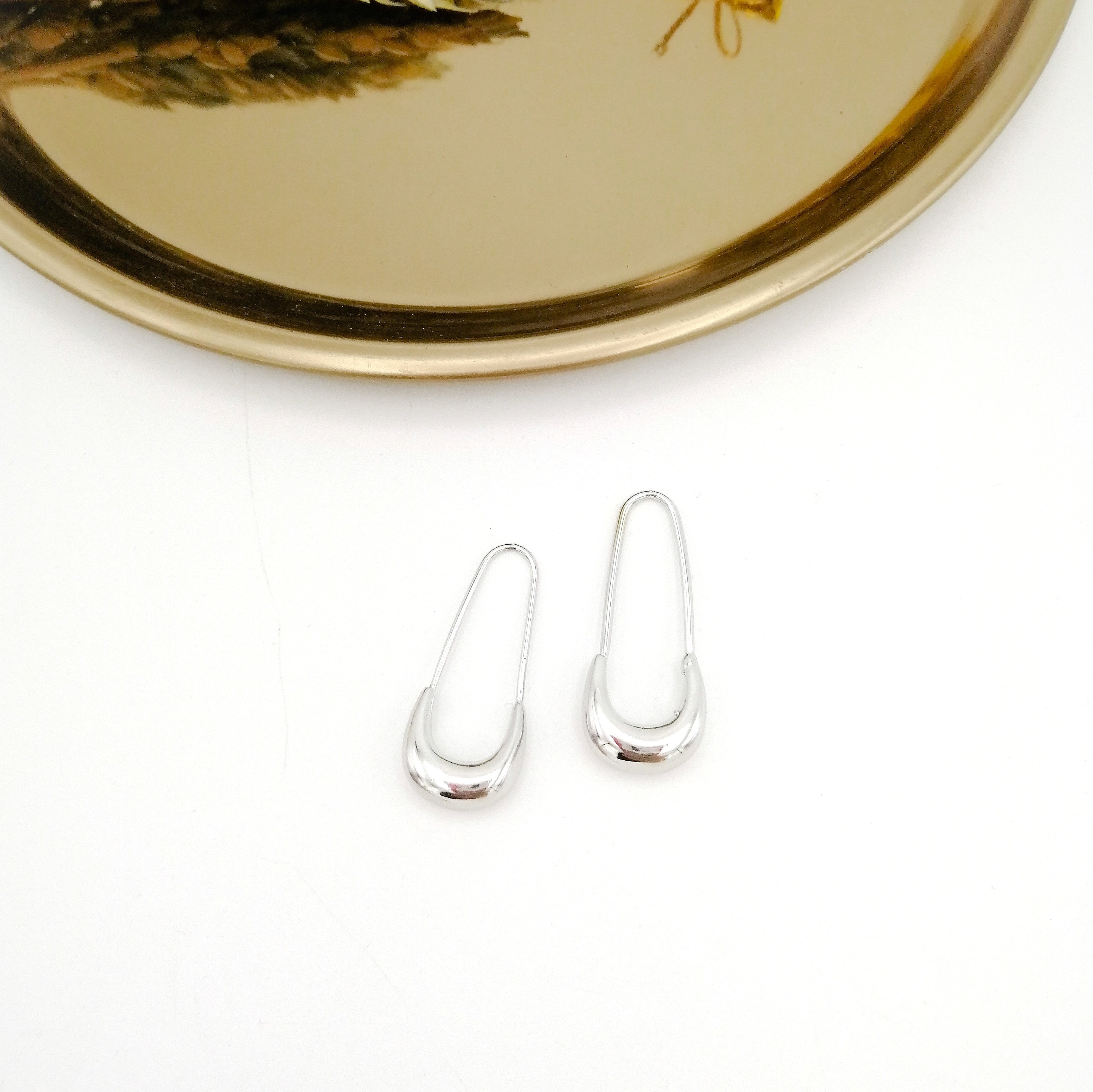 Bombeli Çengel Silver Küpe