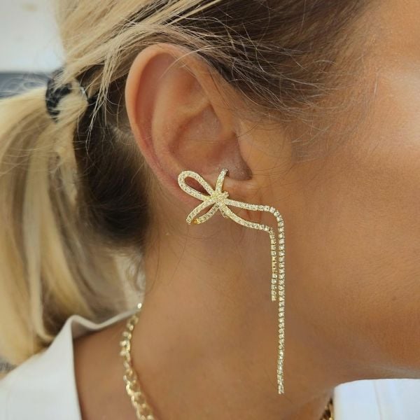 Su Yolu Sallantılı Fiyonk Model Kıkırdak Küpe