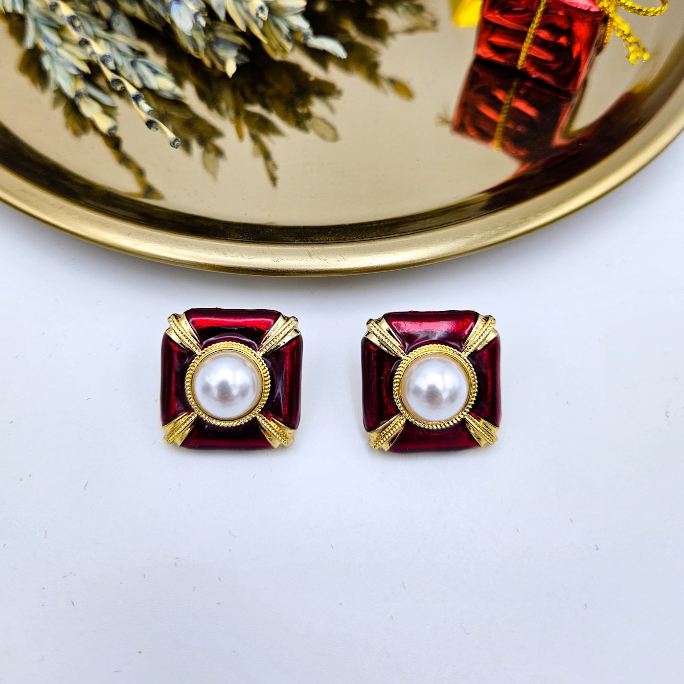 İncili Kare Vintage Bordo Küpe