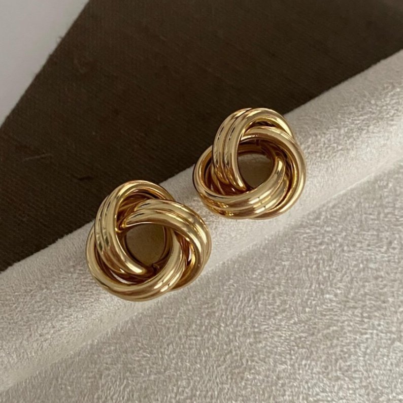 Sarmal Model Marka Gold Küpe