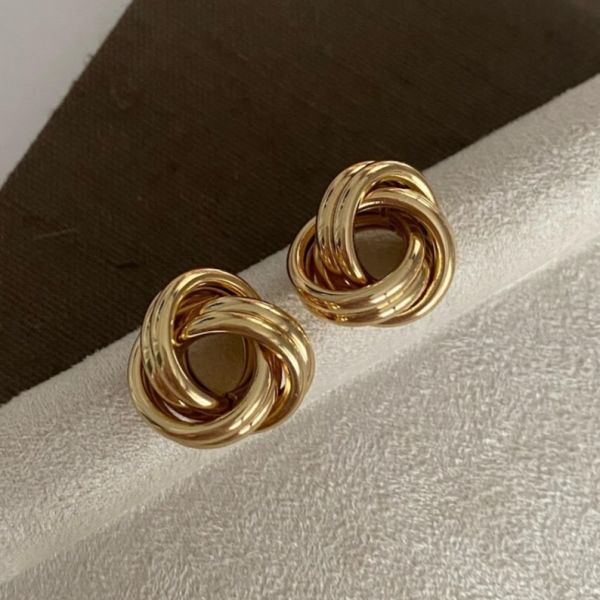 Sarmal Model Marka Gold Küpe