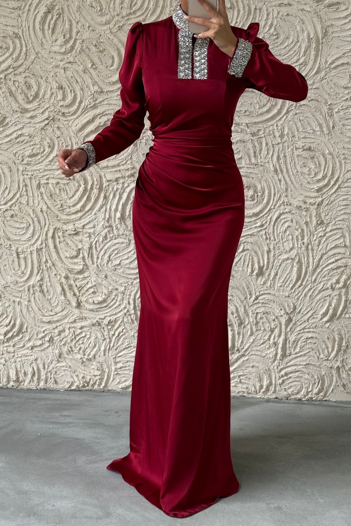 Jeweled Elegance: Satin Hijab Evening Dress with Sleeves and Stone Collar Claret Red