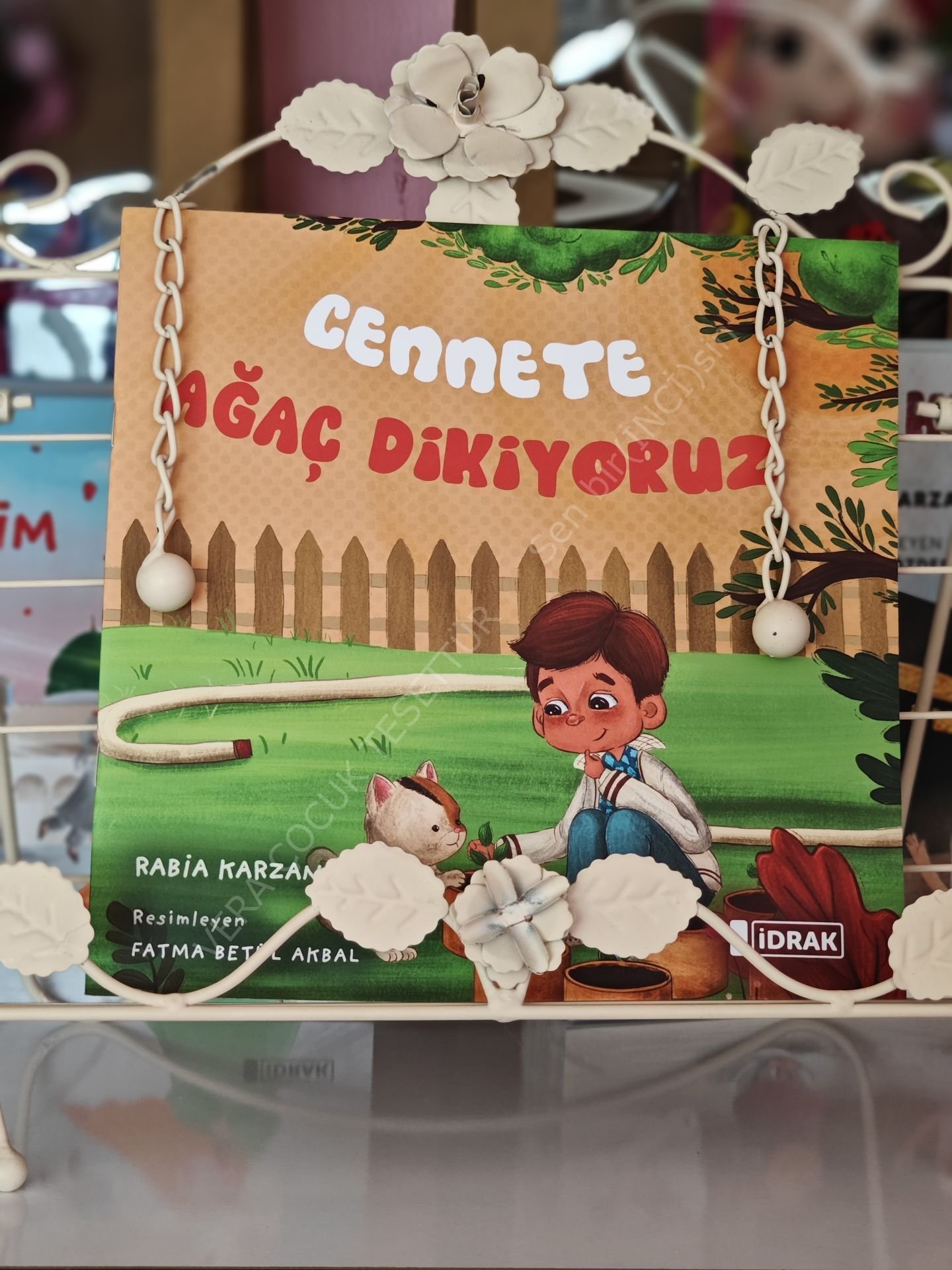 CENNETE AĞAÇ DİKİYORUM