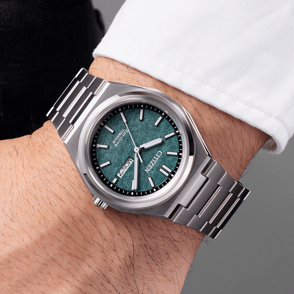 Citizen Zenshin Super Titanium AW0130-85XE Eco-Drive Erkek Kol Saati