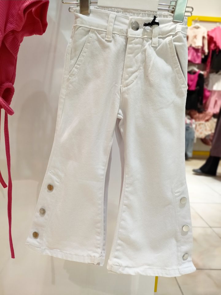 Geniş Paça Çıtçıt Detaylı Pantolon Beyaz