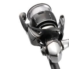 Daiwa Luvias 24 LT 3000 PC Spin Olta Makinesi