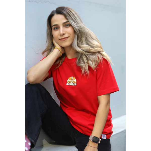Doğan Güneş Motifli Unisex Tişört - Kırmızı