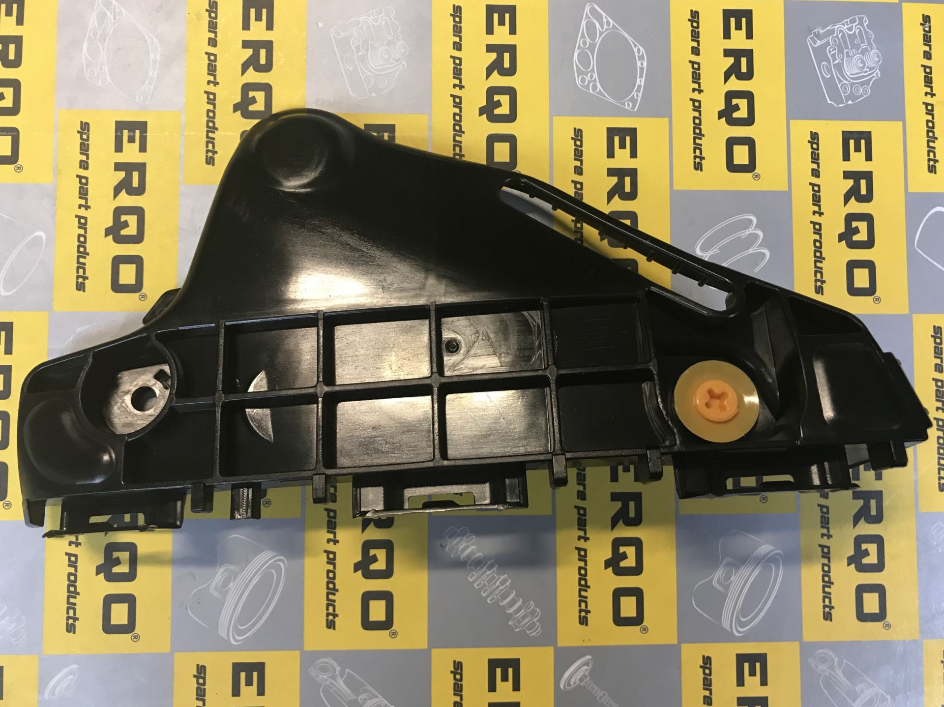 52115-0K110 TAMPON BRAKETİ HILUX REVO 2016 4WD ÖN SAĞ