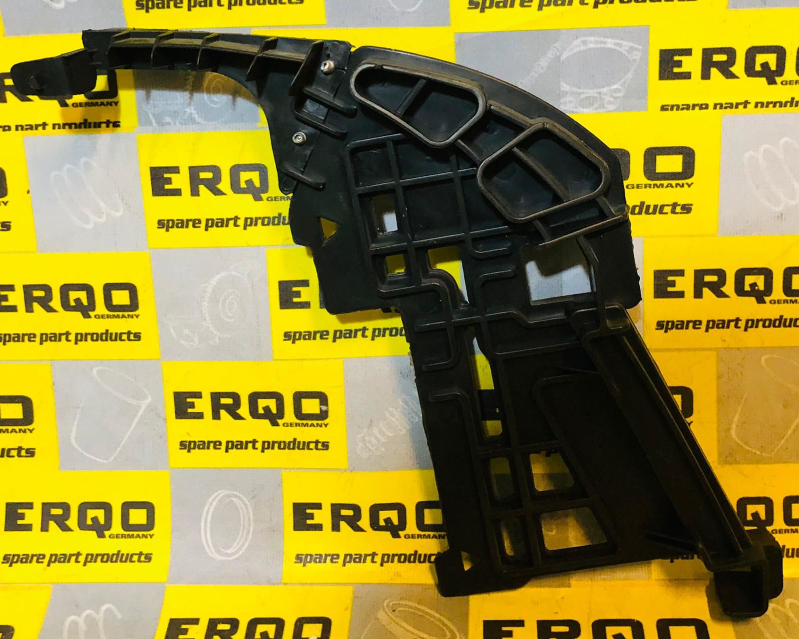 86593-2E000 TAMPON BRAKETİ TUCSON 2003 E.M ÖN SOL(PLASTİK)
