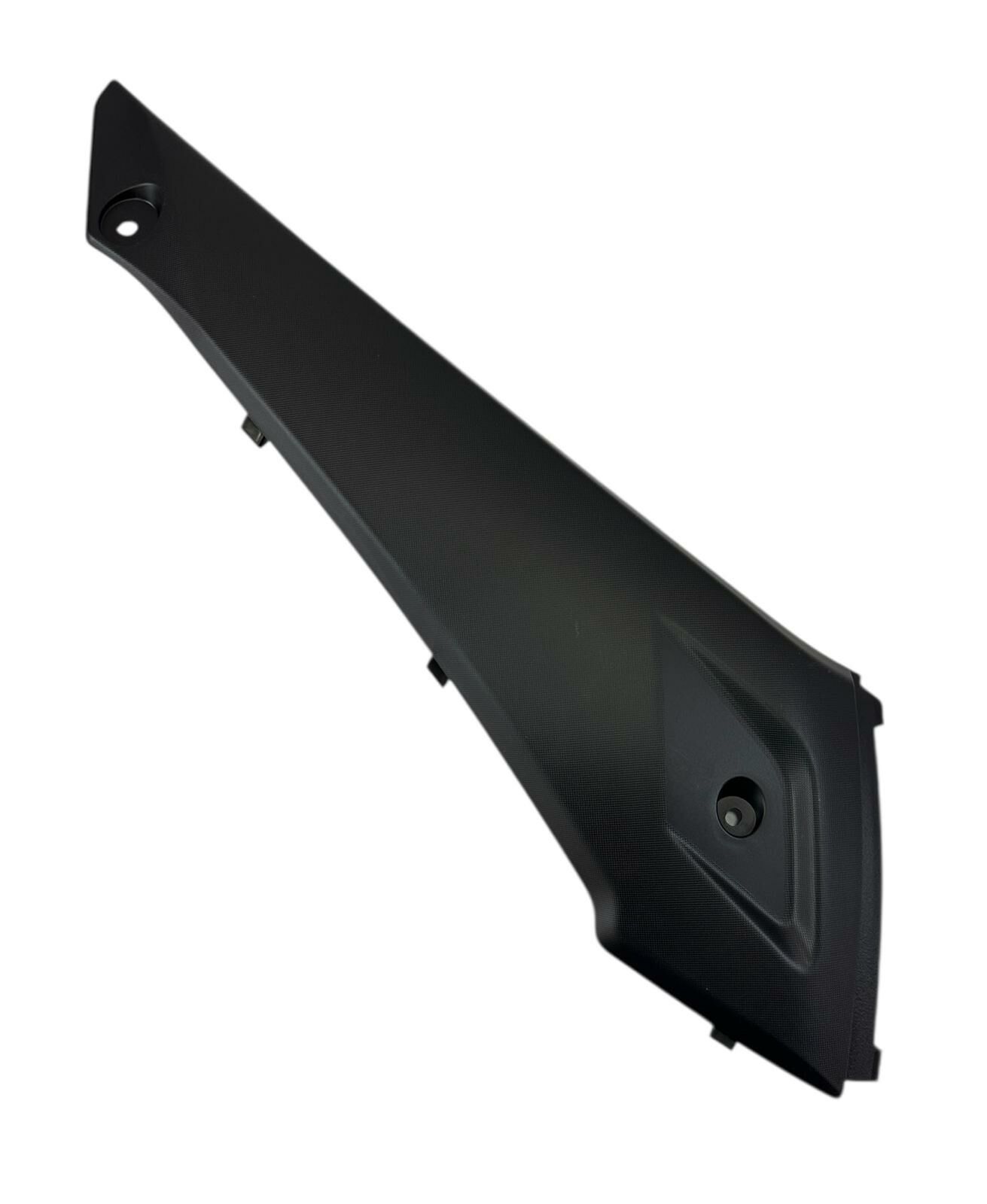 Yamaha RayZR 125 Sağ Marşpiyel Siyah Orjinal (B2U-F7492-00)