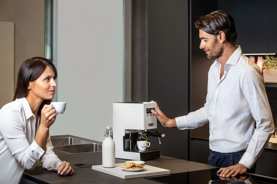 Gaggia Classic E24 Beyaz Espresso Makinesi