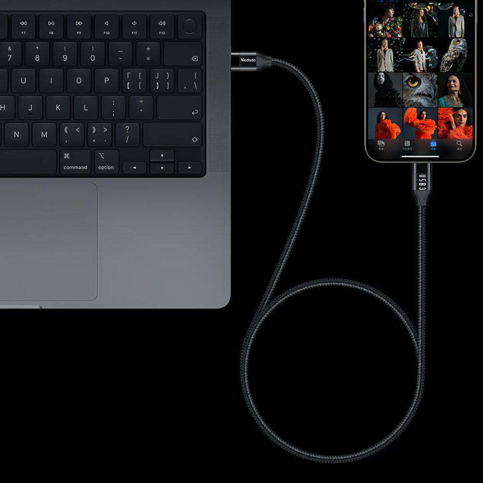 Mcdodo Ca-7132 Type-C To Type-C Usb 3 100W Data Aktarım Ve Şarj Kablosu 1.2 M - Siyah