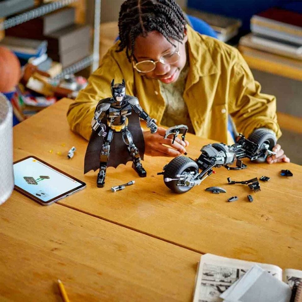 Lego 76273 DC Batman Yapım Figürü ve Bat-Pod Motosiklet