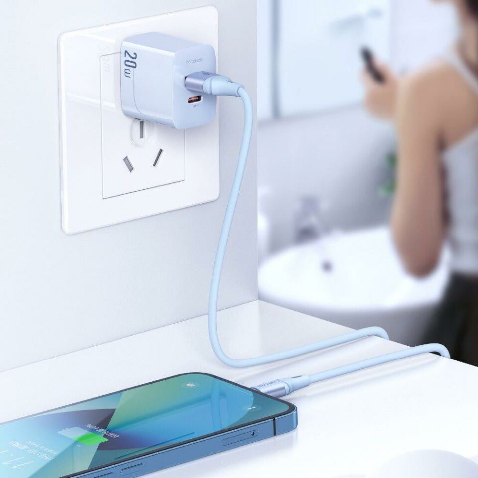 Mcdodo CA-1834 36W Lightning Hızlı Data ve Şarj Kablosu 1.2m Mavi