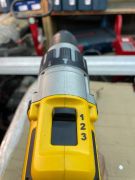 Dewalt Dcd996nt Aküsüz Profesyonel Darbeli Matkap -  Teşhir