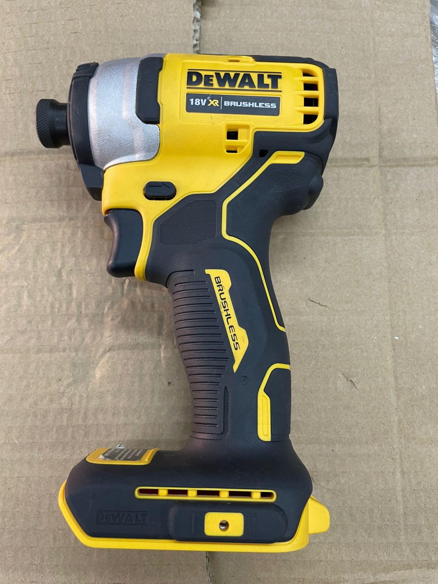 Dewalt DCF809L2T Aküsüz Teşhir Ürünü Kutusuz