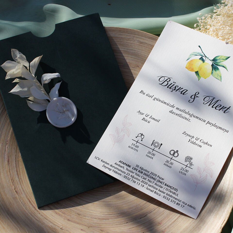 Yeşil Zarf Davetiye Beyaz Mühür & Çiçek Süslemeli