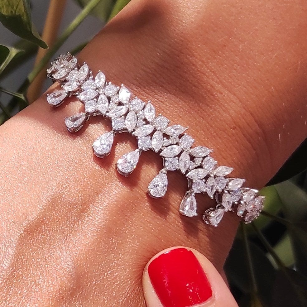 SWAROVSKİ TAŞLI ALTIN KAPLAMALI İTHAL BİLEKLİK