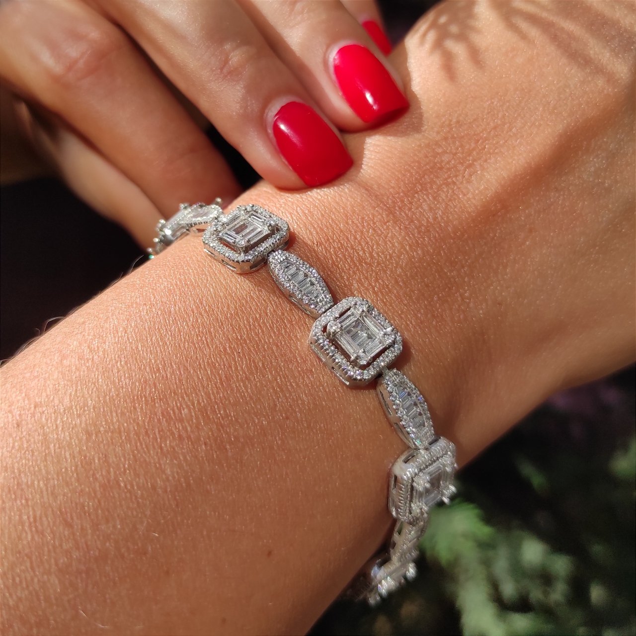 SWAROVSKİ TAŞLI İTHAL BİLEKLİK