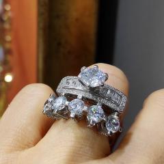 SWAROVSKİ TAŞLI TASARIM ALYANS YÜZÜK