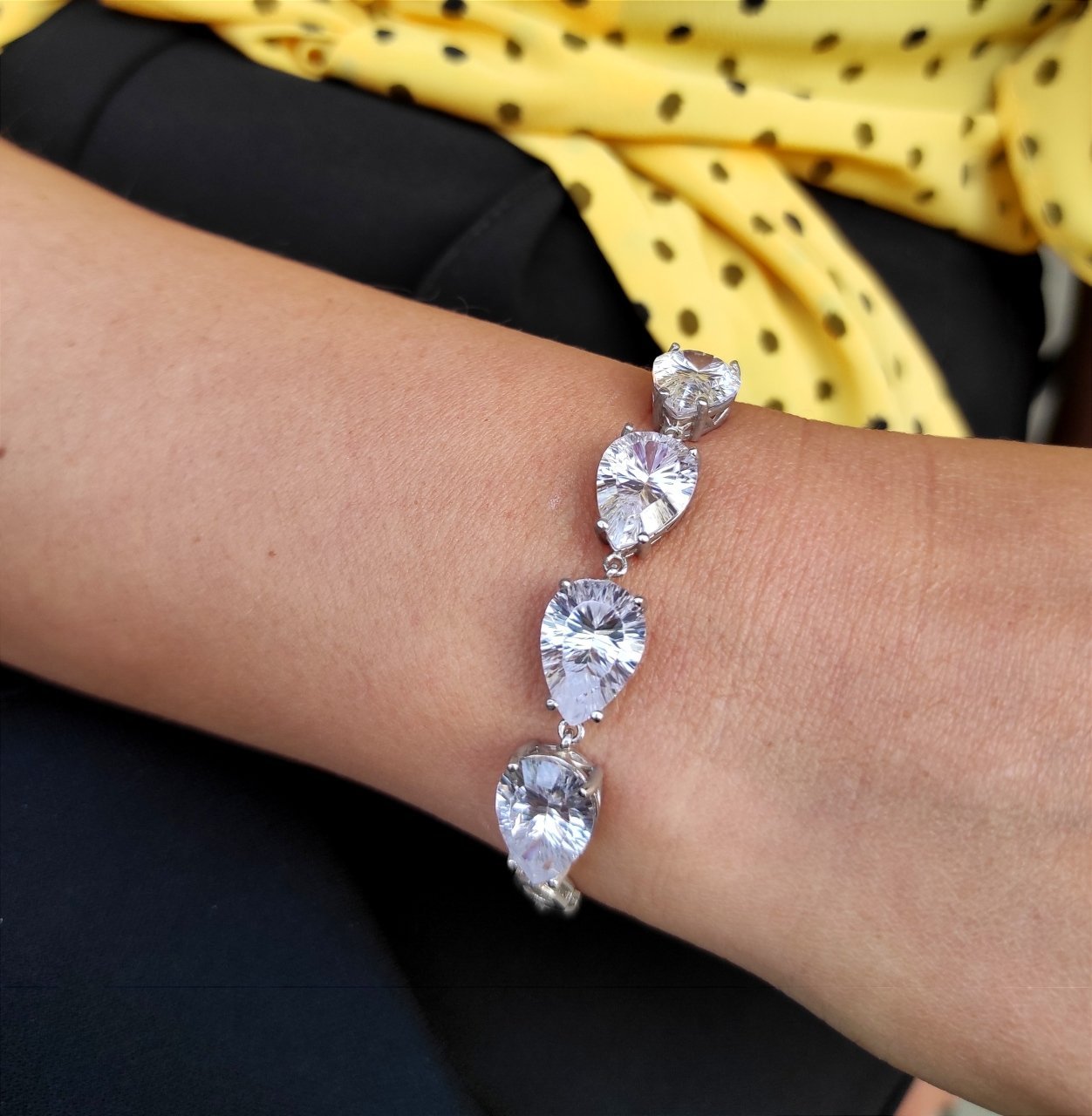 SWAROVSKİ TAŞLI, ALTIN KAPLAMALI İTHAL BİLEKLİK
