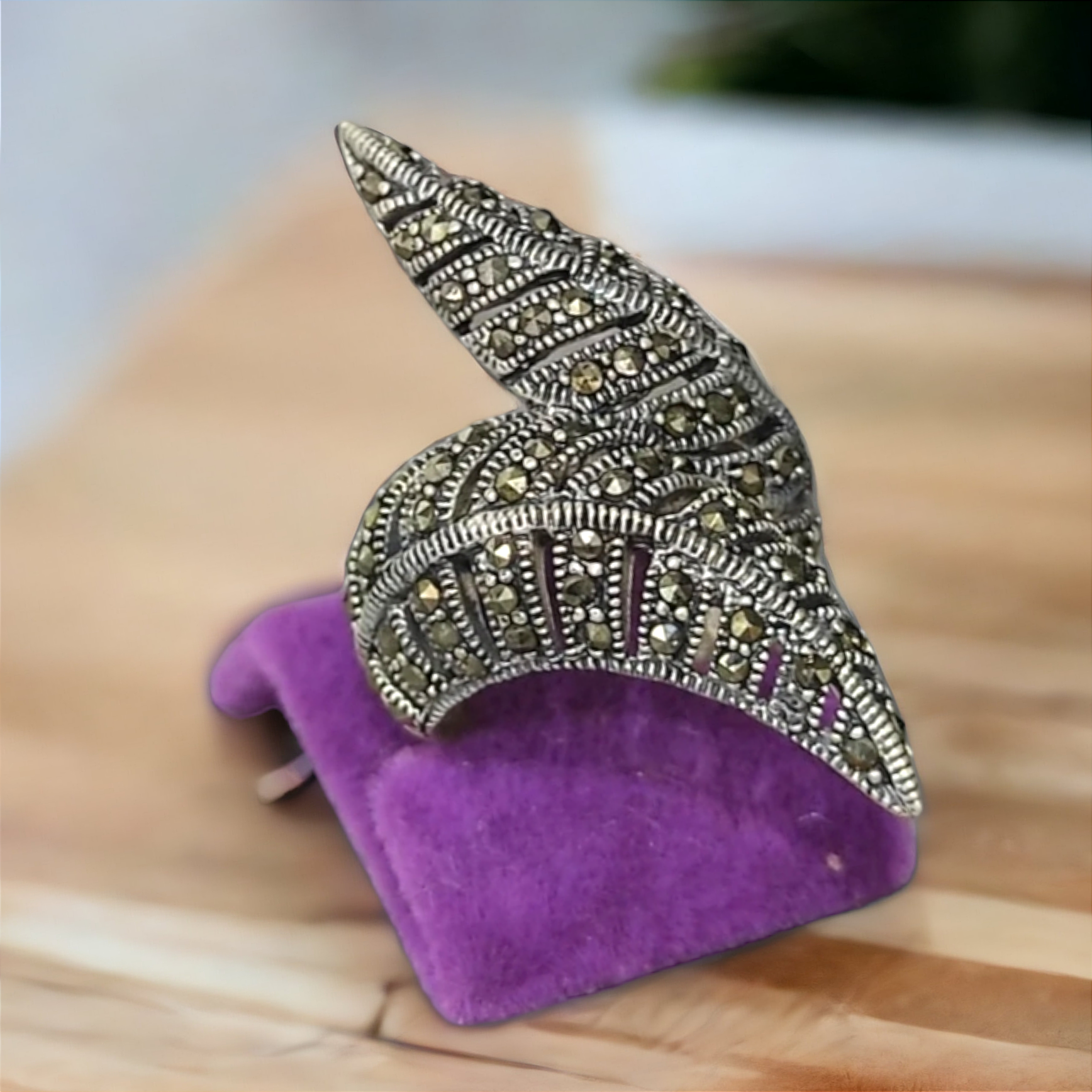 Markazit Taşlı Yaprak Model Gümüş İthal Yüzük