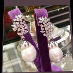 Barok incili, Altın kaplamalı Swarovski taşlı gümüş küpe