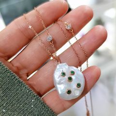 Barok inci , Zümrüt Taşlı Rose Gümüş Kolye