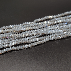 Üçgen Kristal 4MM Dizide 120 Adet Ortalama