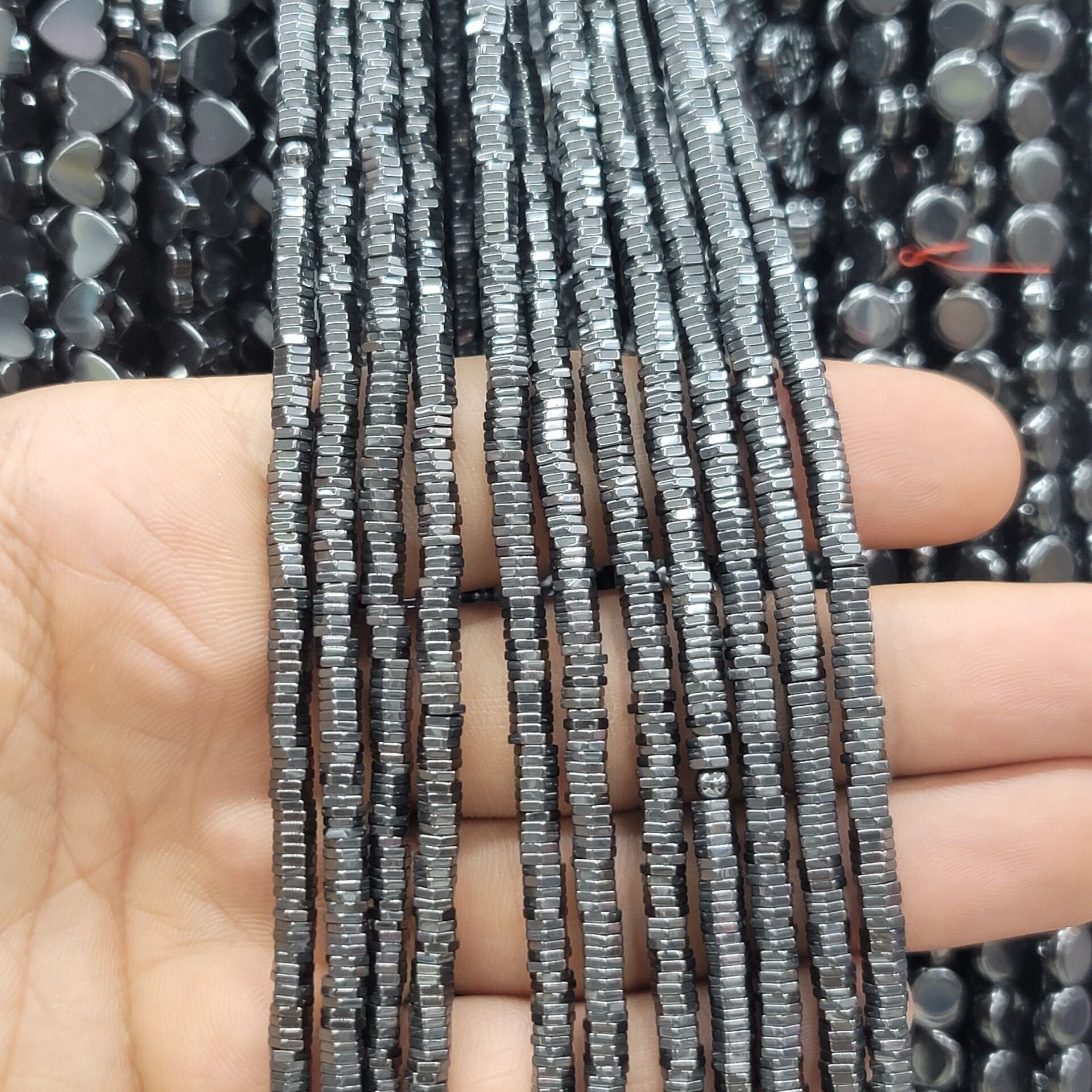 Hematit Taşı Dizide 400 Adet 40CM