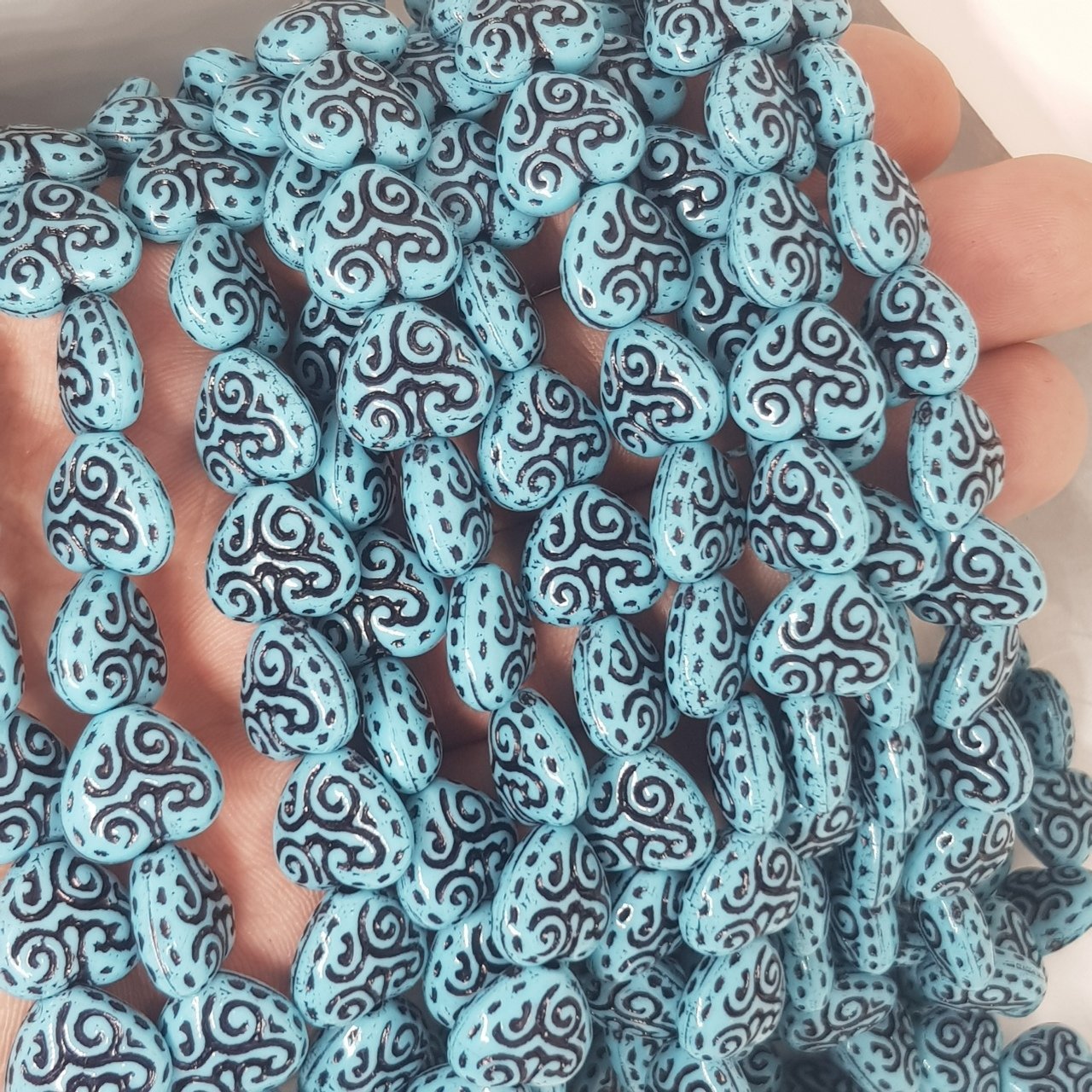 Turkuaz Kalp Plastik Dizide 28 Adet