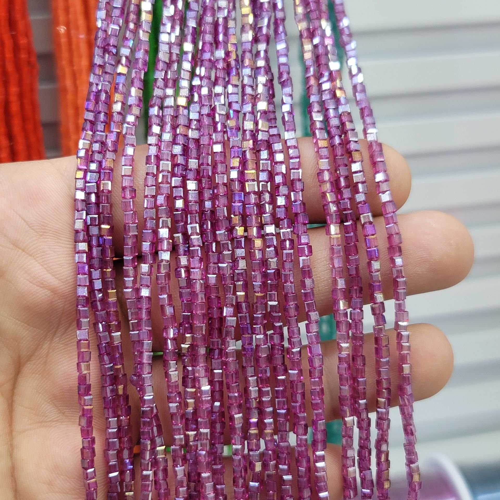 2MM KÜP KRİSTAL DİZİDE 180-200 ADET