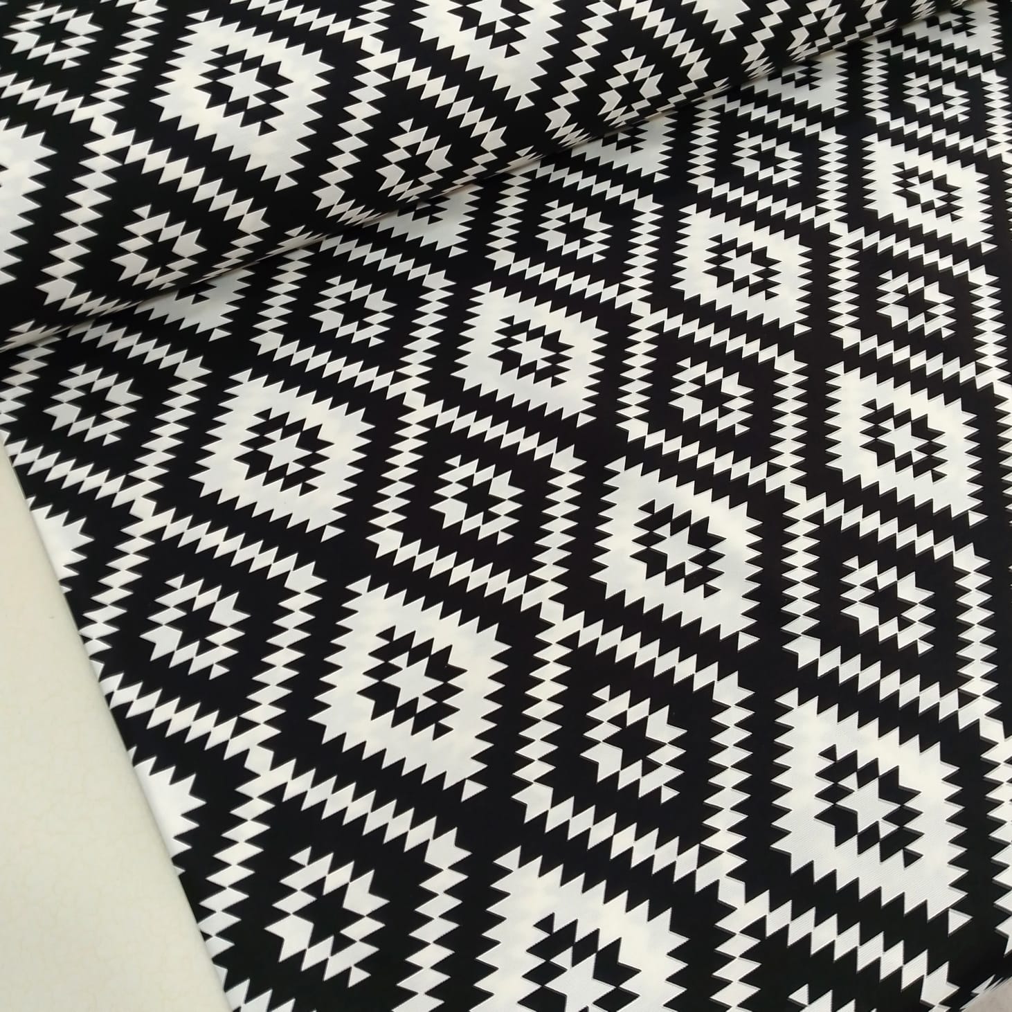 Siyah Kilim Desen Duck Keten