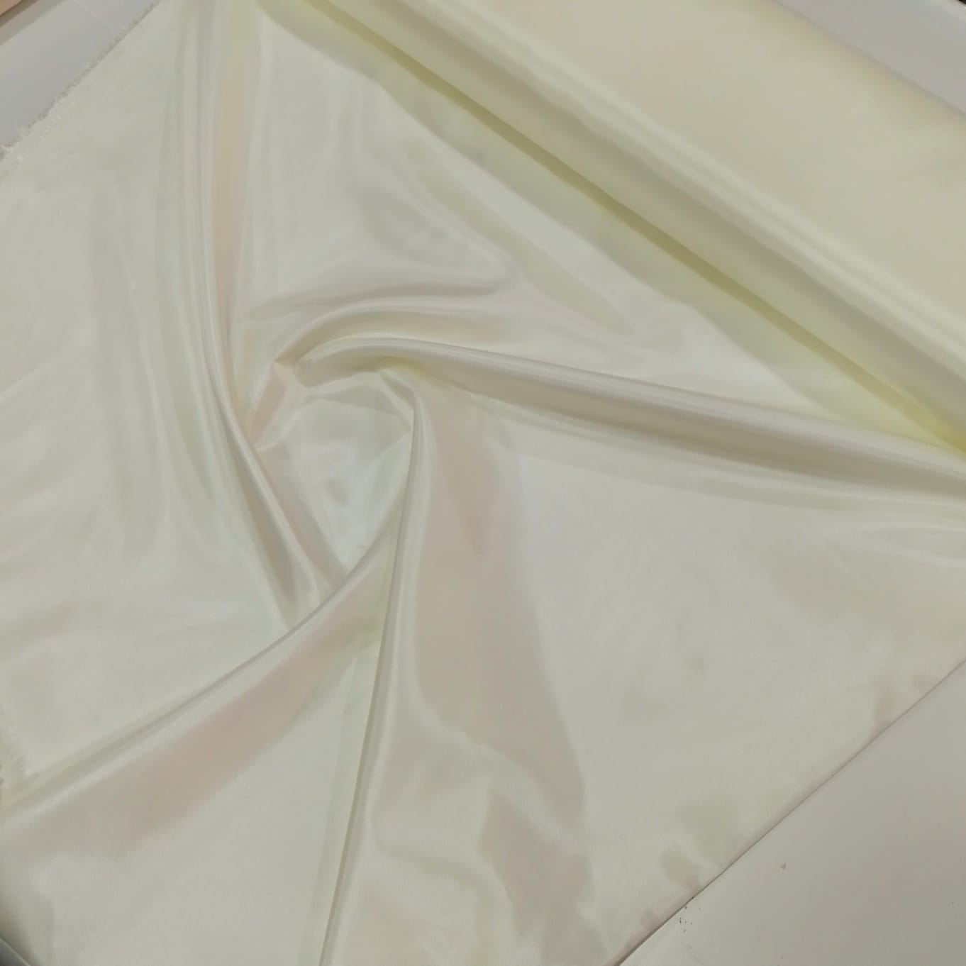 Krem Polyester Astar