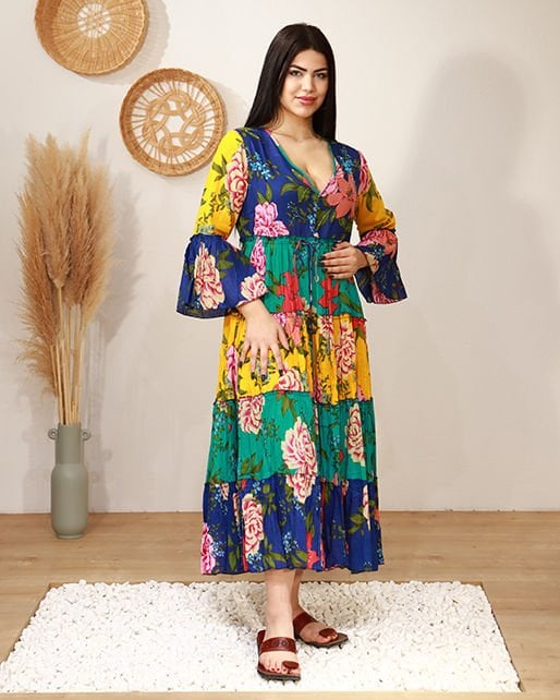 V YAKA BELDEN SIKIMALI BONCUK İŞLEMELİ PATCHWORK ELBİSE