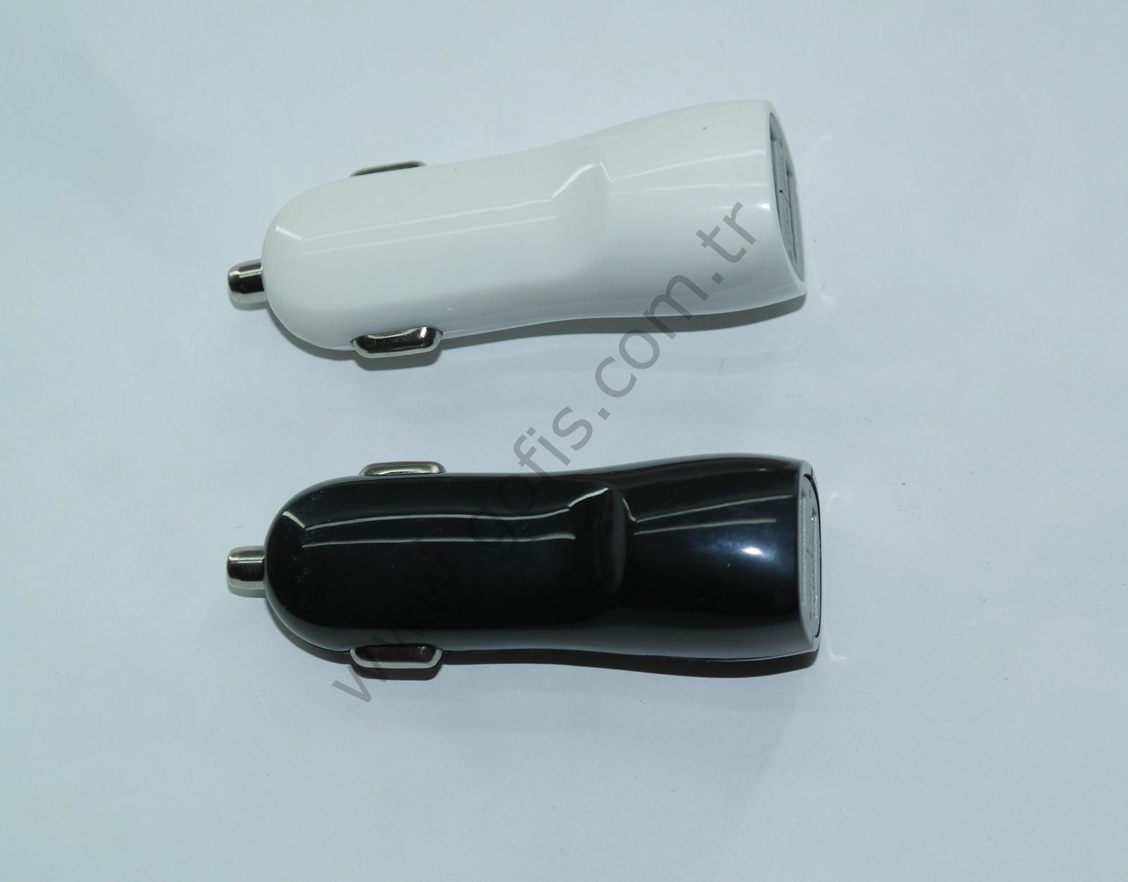 ARABA ÇAKMAKLIK ŞARJ CİHAZI 2 USB GİRİŞLİ