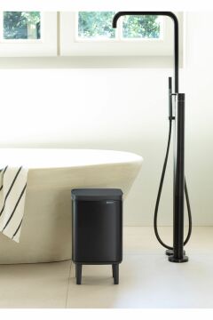 BRABANTIA-BO HI MAT SİYAH AYAKLI ÇÖP KUTUSU 7L