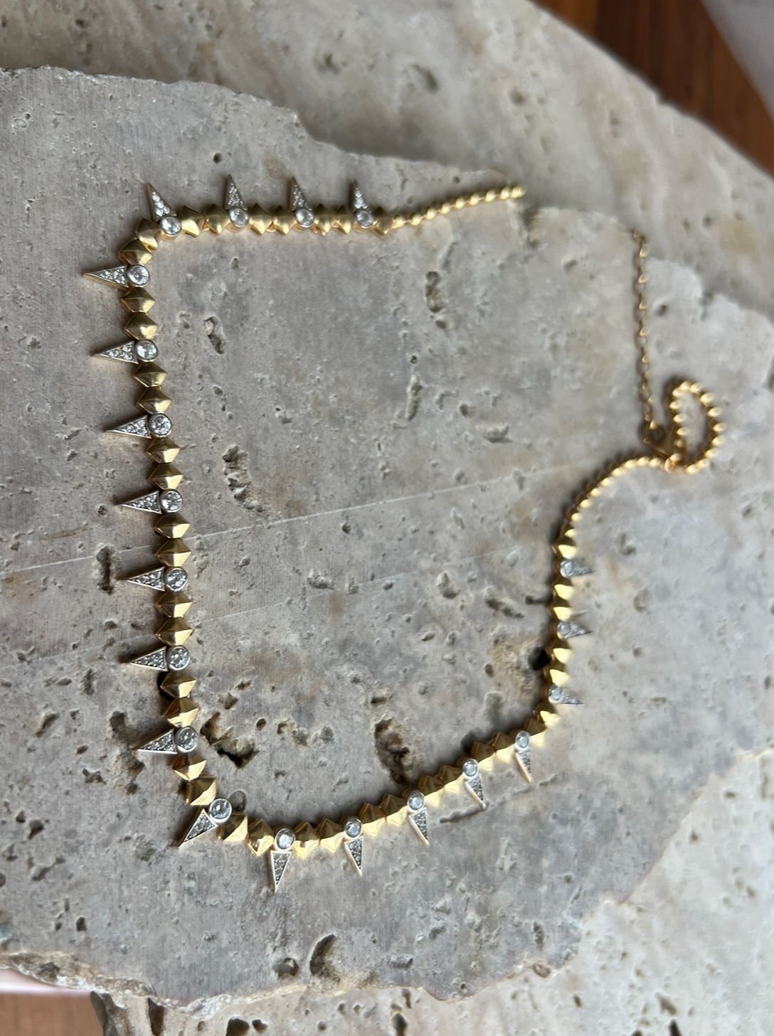ÇİVİ DETAY GOLD KOLYE