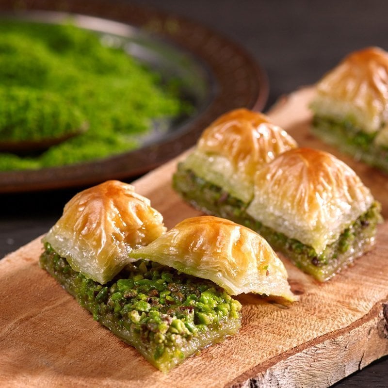 Antep Fıstıklı Orijinal Mekik Baklava 3 KG Tepsi