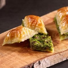 Antep Fıstıklı Orijinal Mekik Baklava 1150 G Tepsi
