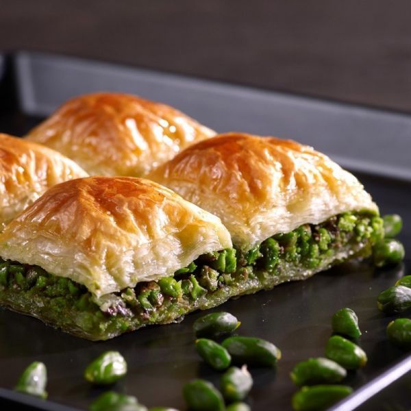 Antep Fıstıklı Özel Kare Baklava 2 KG Tepsi + Hızlı Kargo Ertesi Gün Teslim (İst-Ank-İzm)